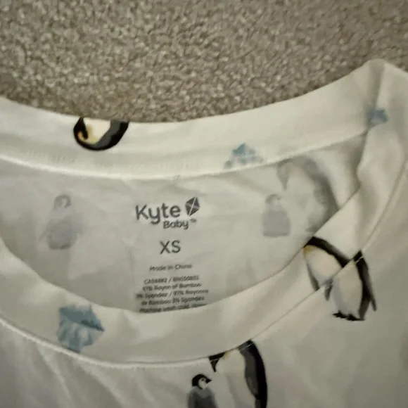 Kyte Living Penguin Print Pajamas - White - Picture 4 of 5